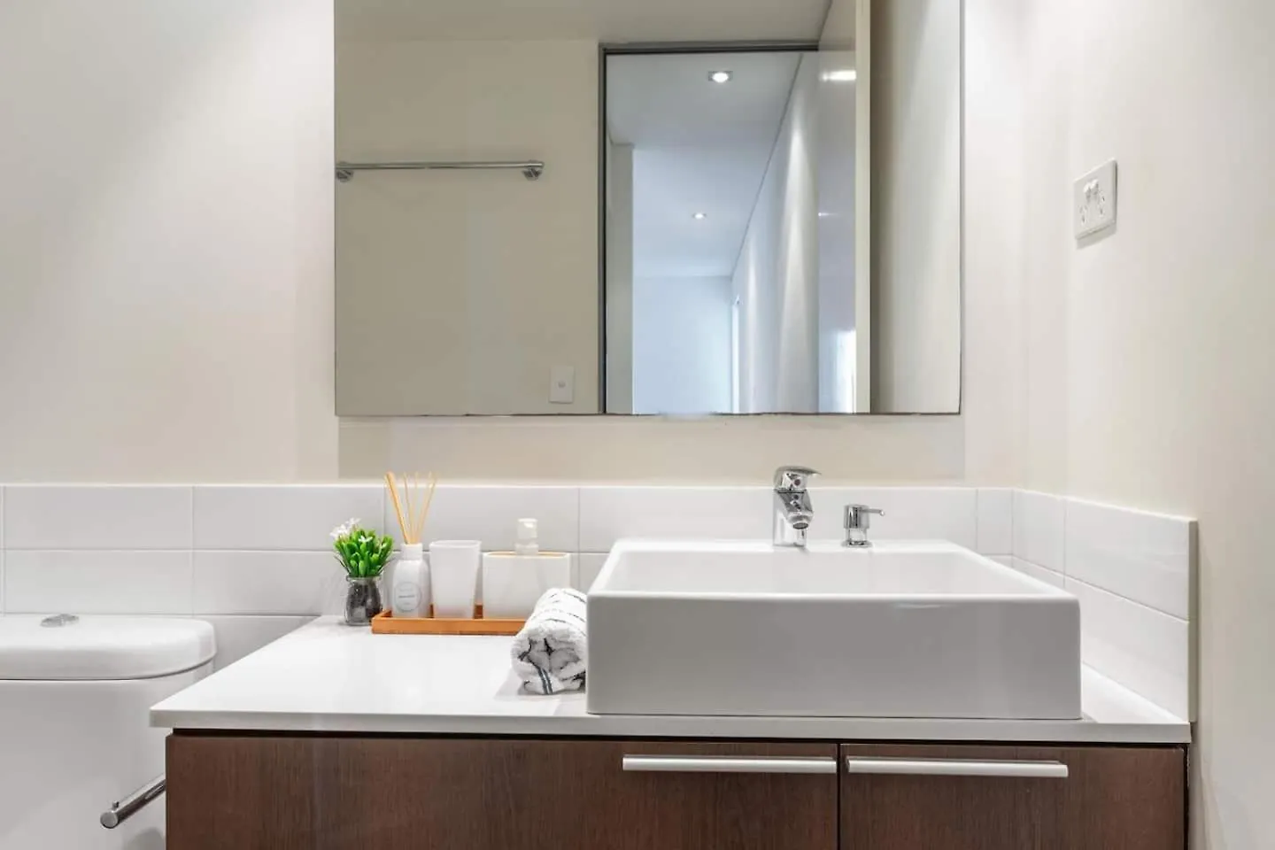 Bright 3Bdrm City Skyline Views Catbus,Waca,Optus 珀斯