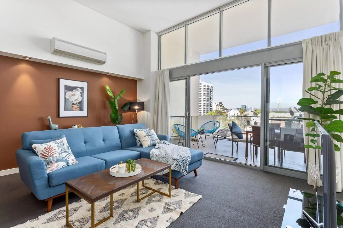 Bright 3Bdrm City Skyline Views Catbus,Waca,Optus 珀斯