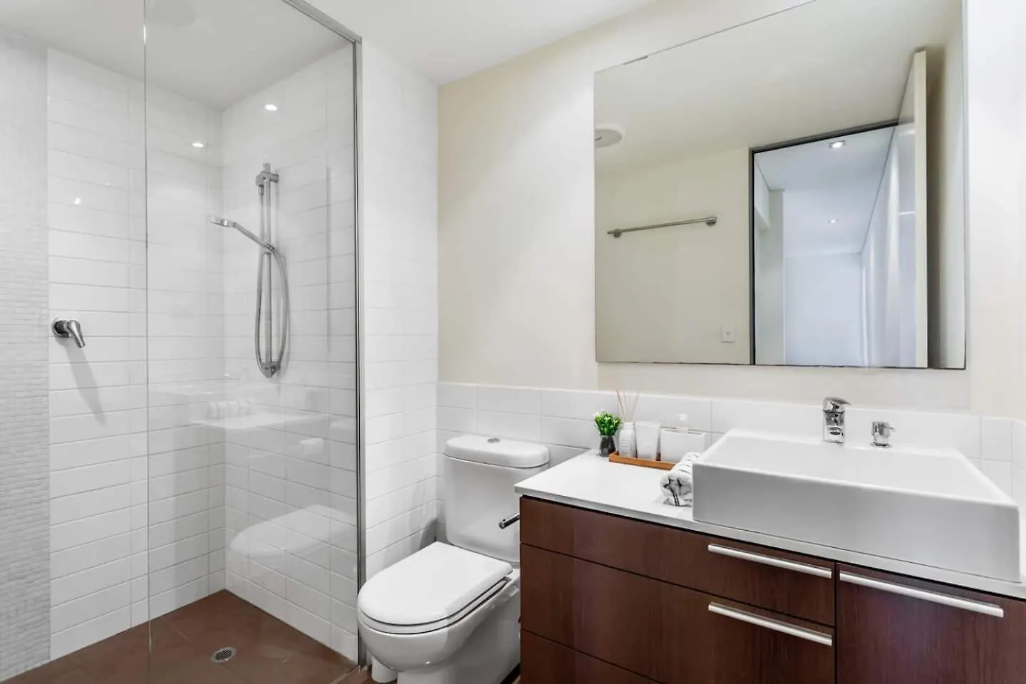 Bright 3Bdrm City Skyline Views Catbus,Waca,Optus 0*, 珀斯