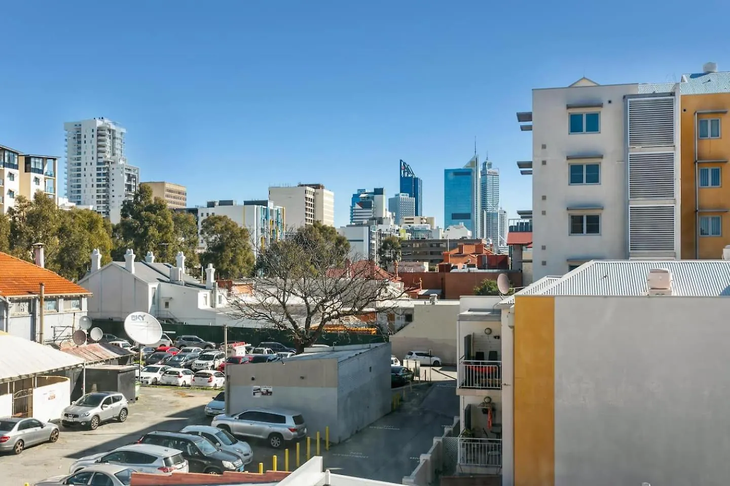 Daire Bright 3Bdrm City Skyline Views Catbus,Waca,Optus