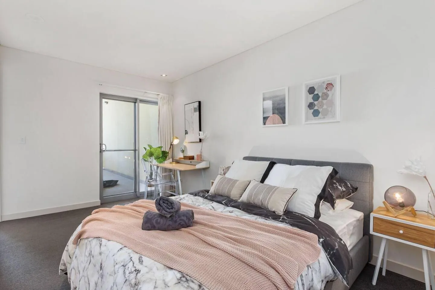 Bright 3Bdrm City Skyline Views Catbus,Waca,Optus 0*, Perth Avustralya